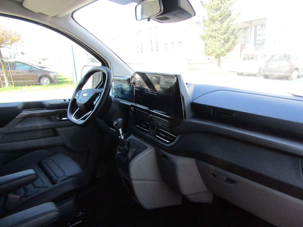 Ford Tourneo Custom 2025