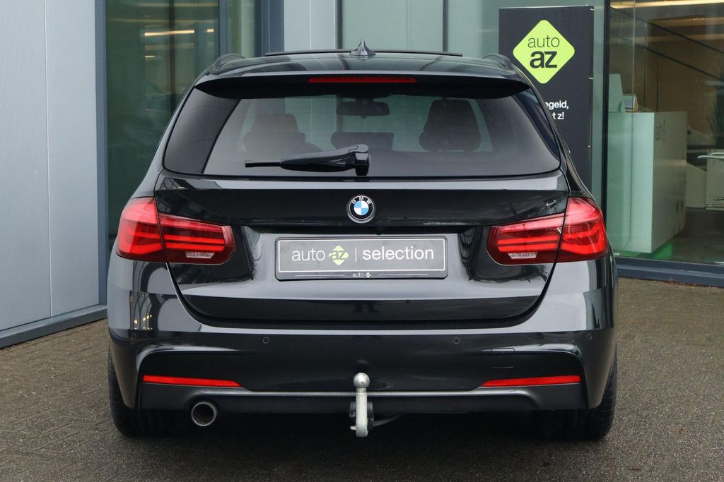 BMW 318 2019