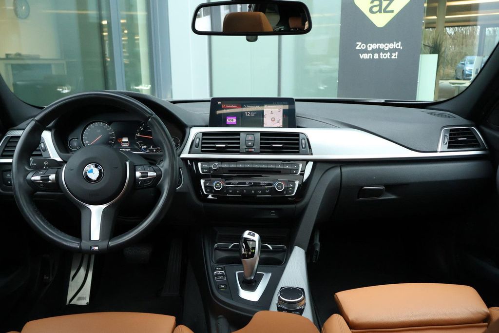 BMW 318 2019