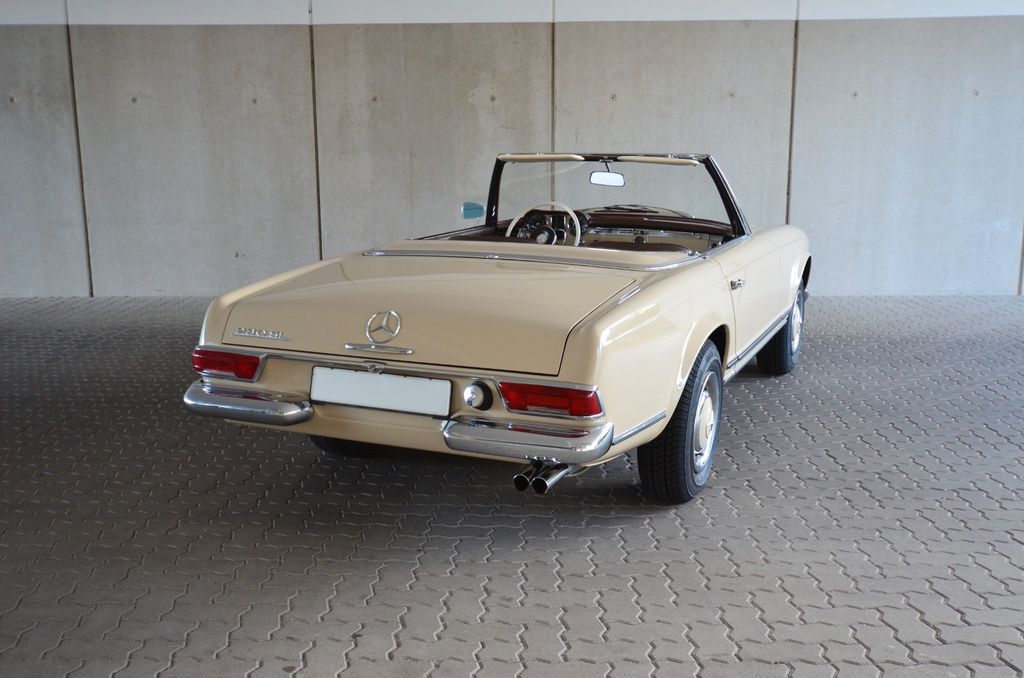 Mercedes-Benz 230 1967