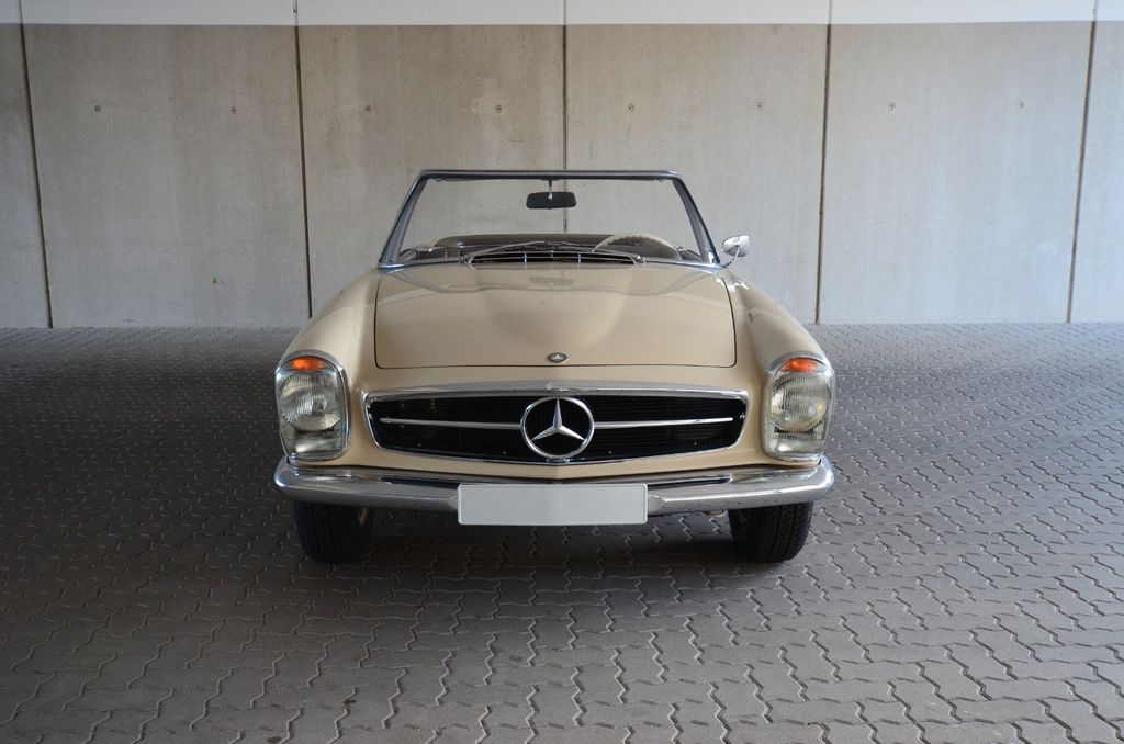 Mercedes-Benz 230 1967