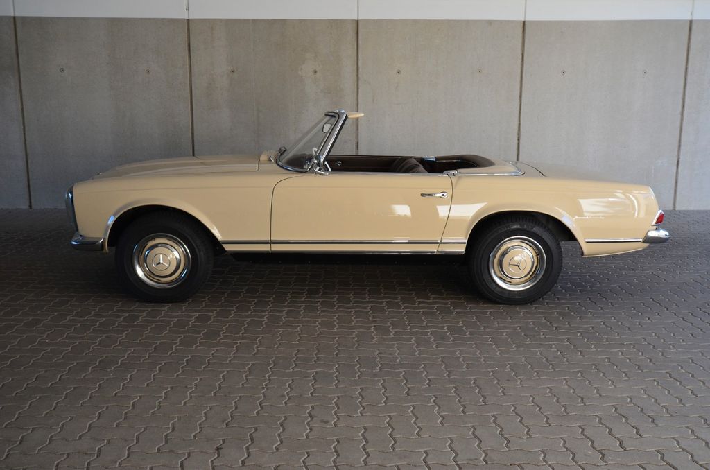 Mercedes-Benz 230 1967