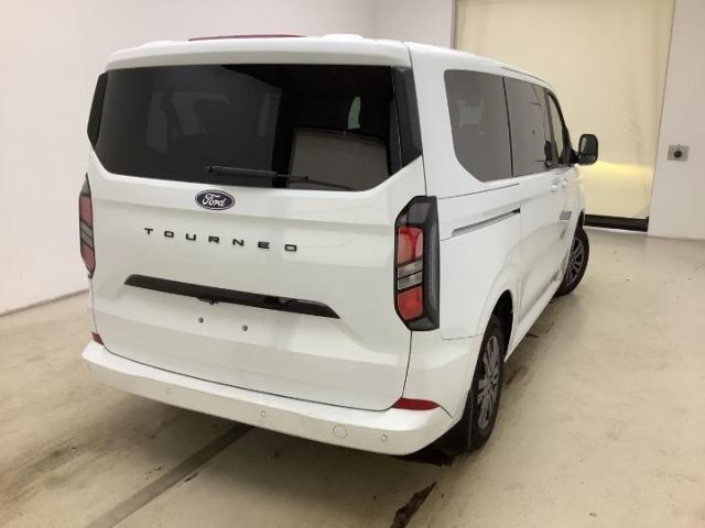 Ford Tourneo Custom 2025