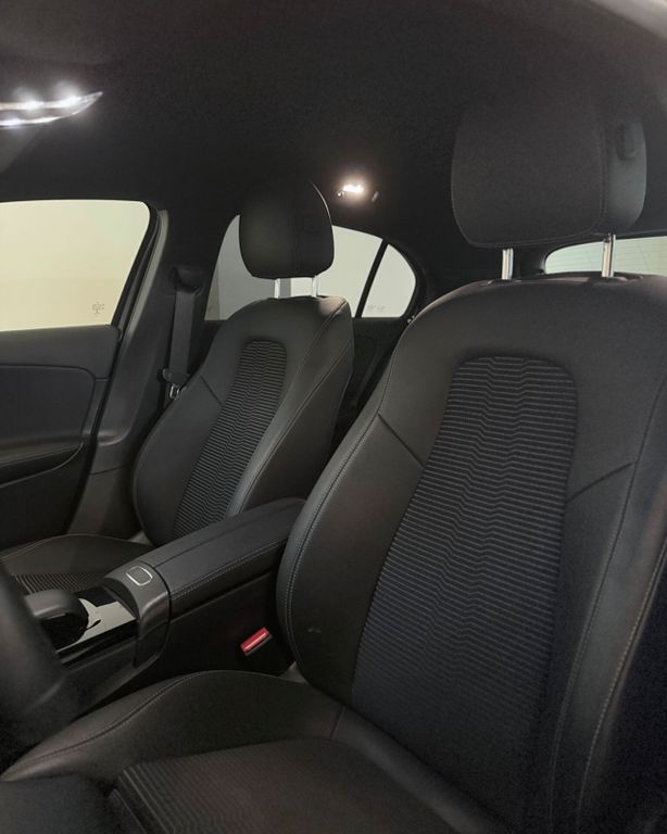 Mercedes-Benz A 180 2023