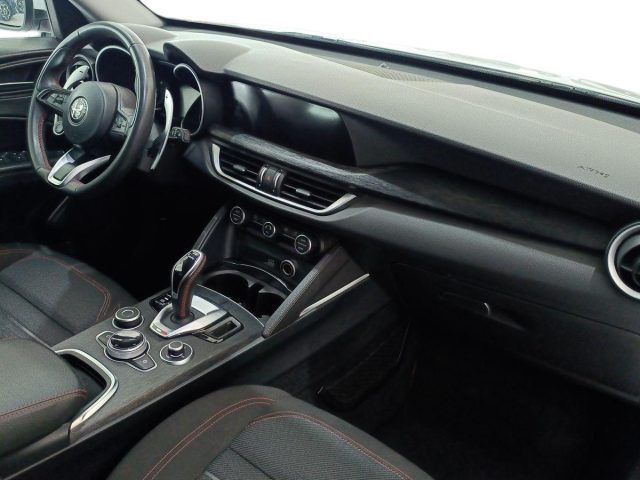 Alfa Romeo Stelvio 2021