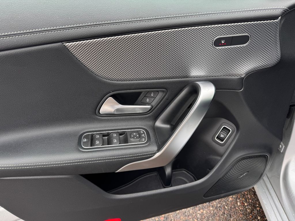 Mercedes-Benz CLA 200 2021