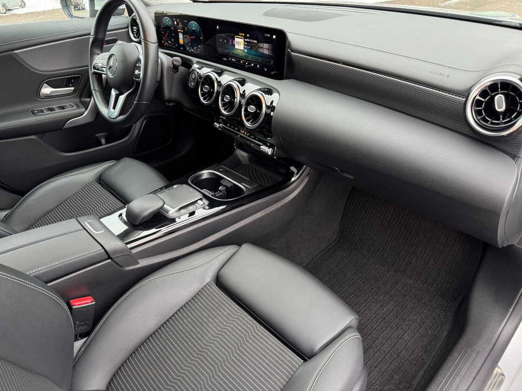 Mercedes-Benz CLA 200 2021