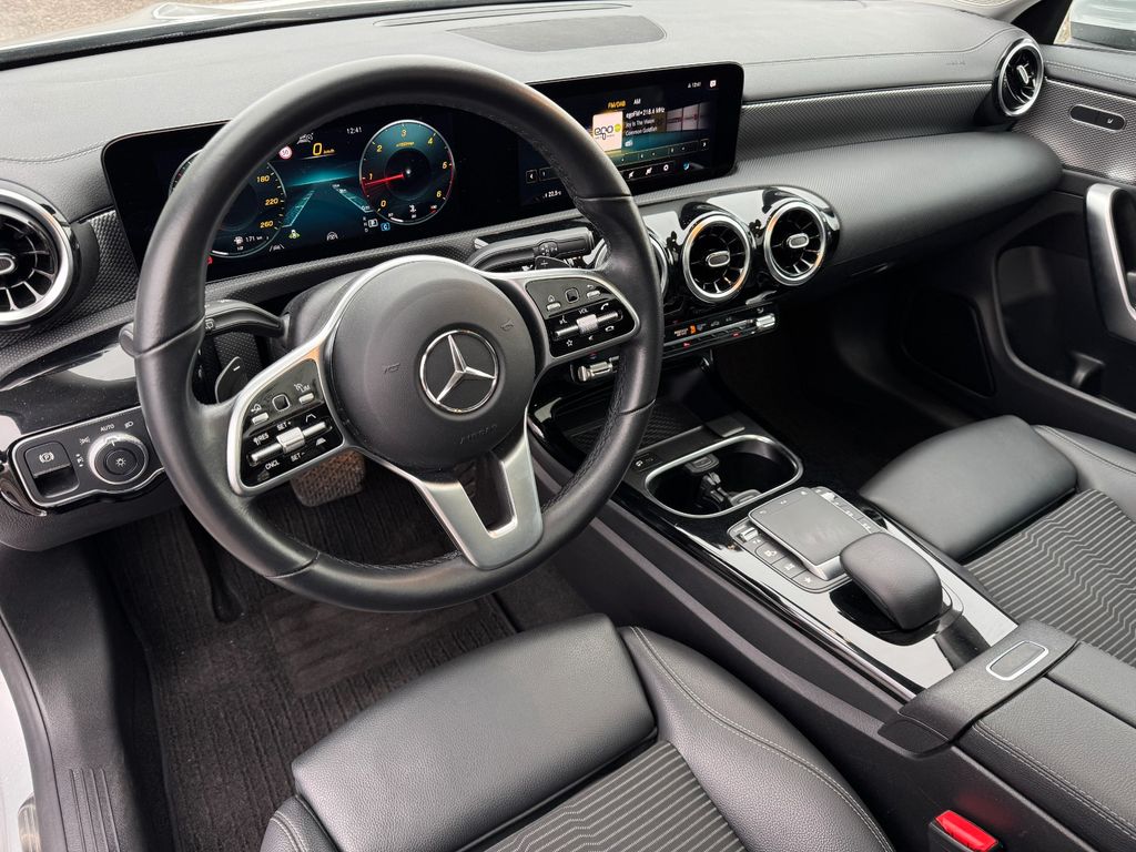 Mercedes-Benz CLA 200 2021