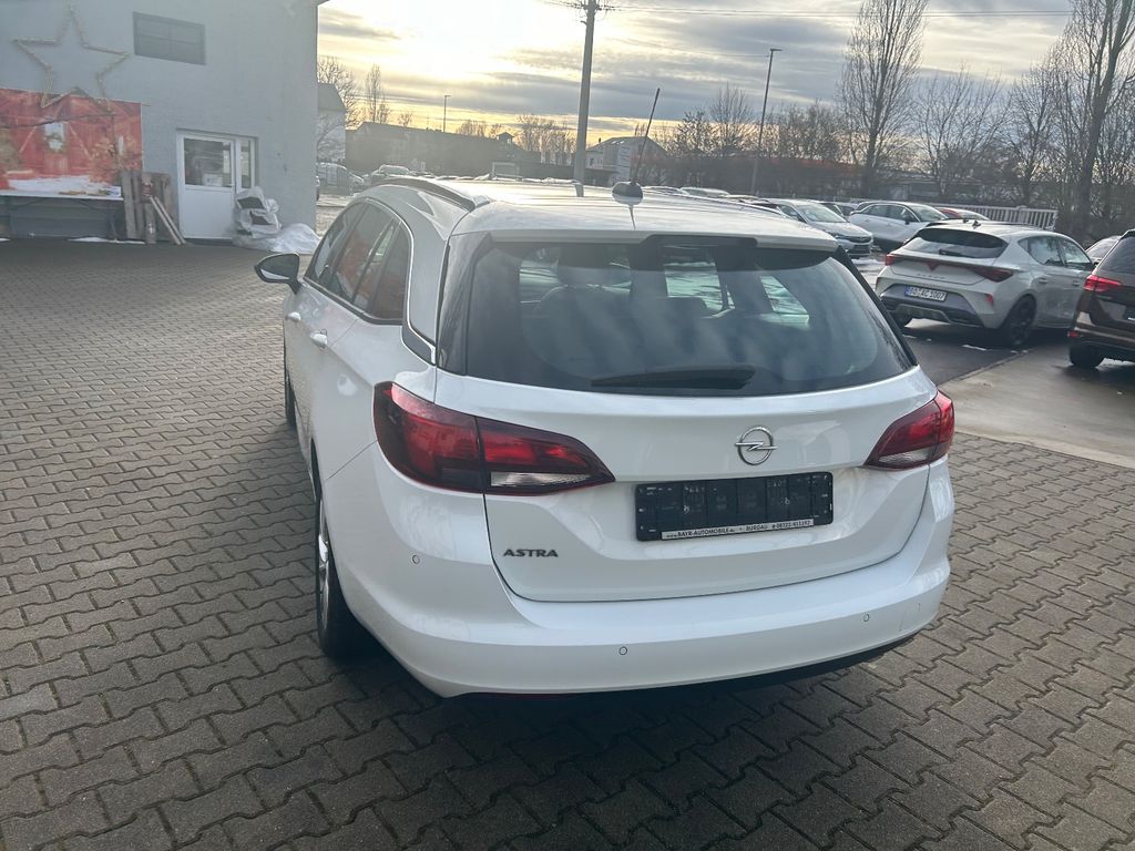 Opel Astra 2022