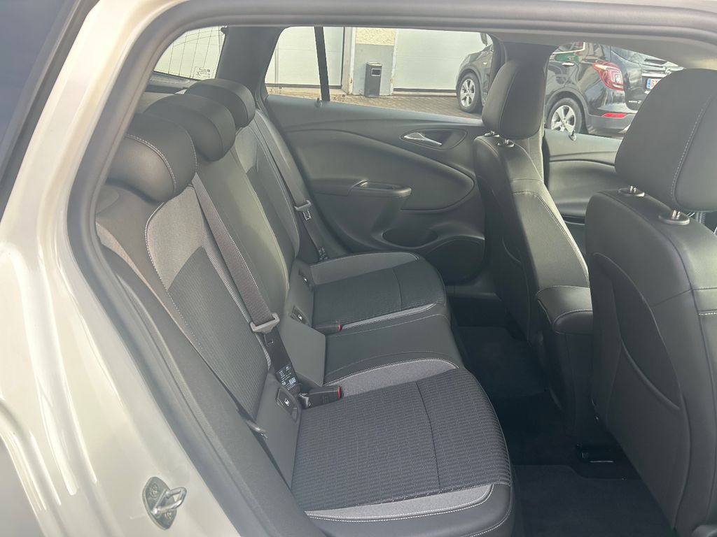 Opel Astra 2022