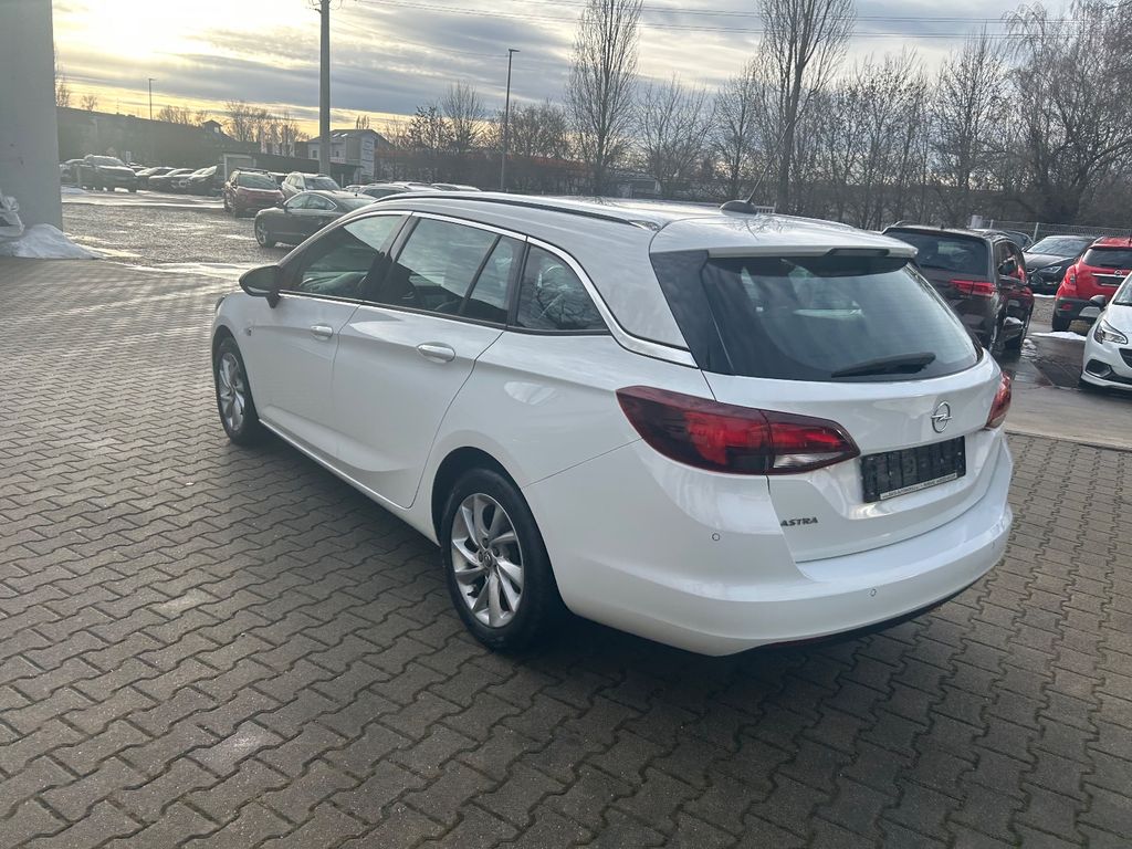 Opel Astra 2022