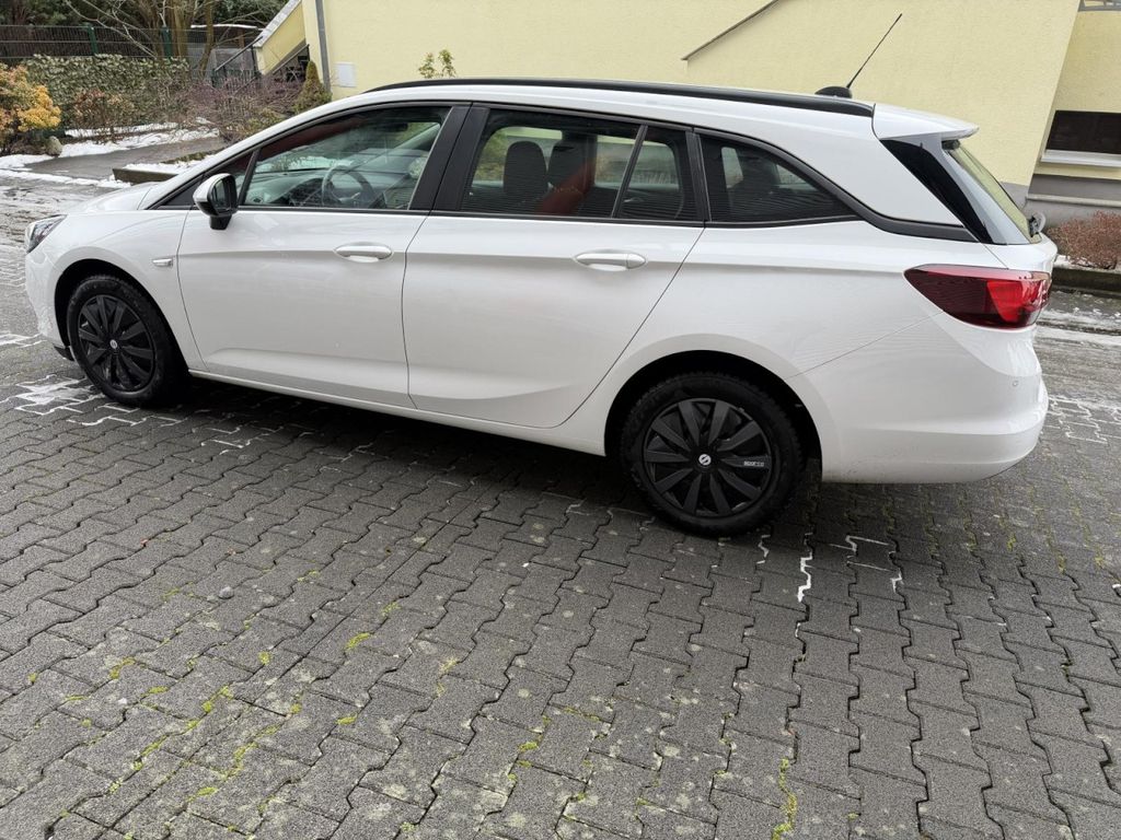 Opel Astra 2021