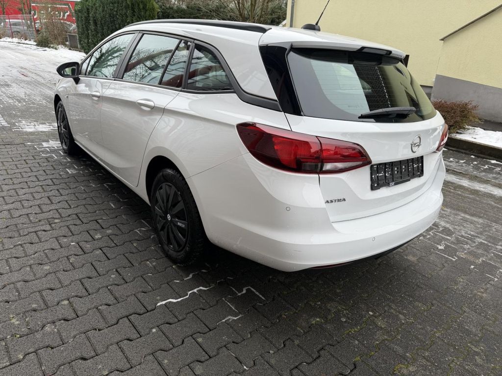 Opel Astra 2021