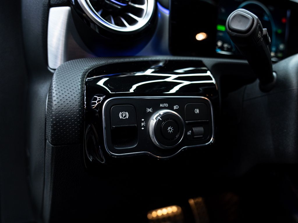 Mercedes-Benz A 250 2021