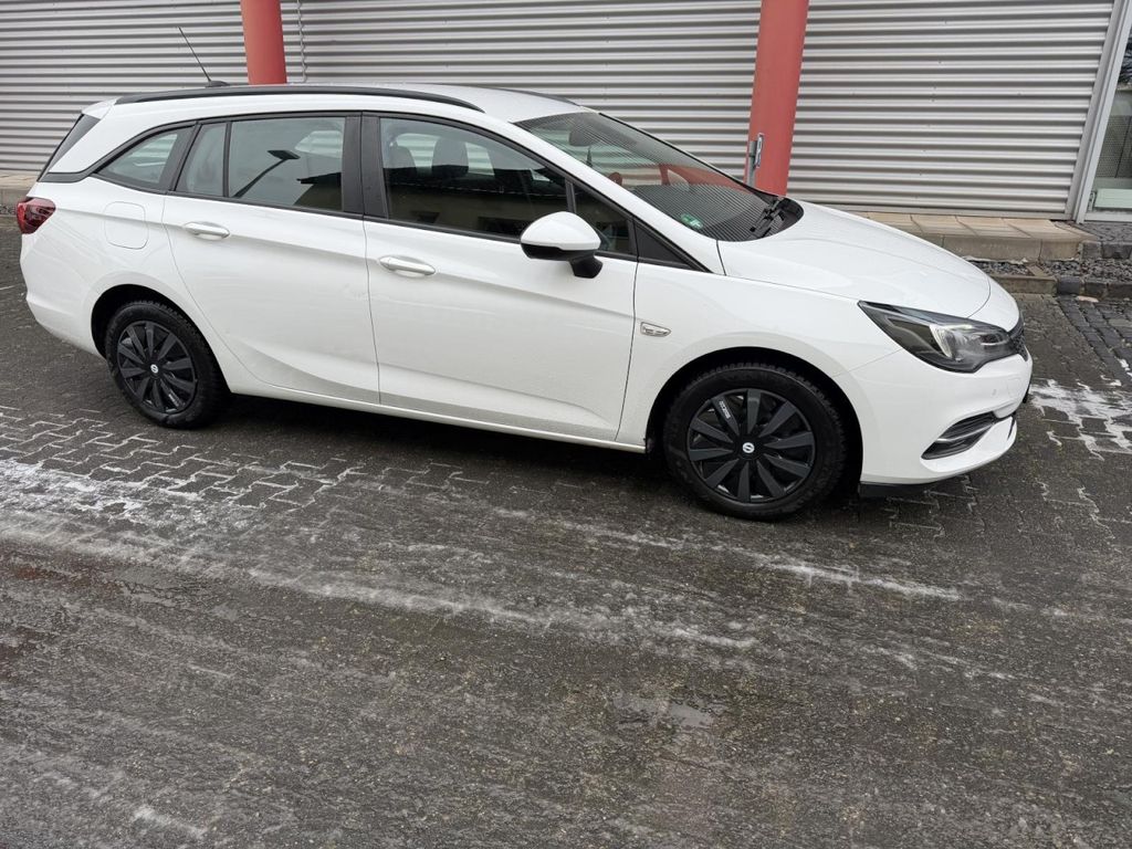 Opel Astra 2021