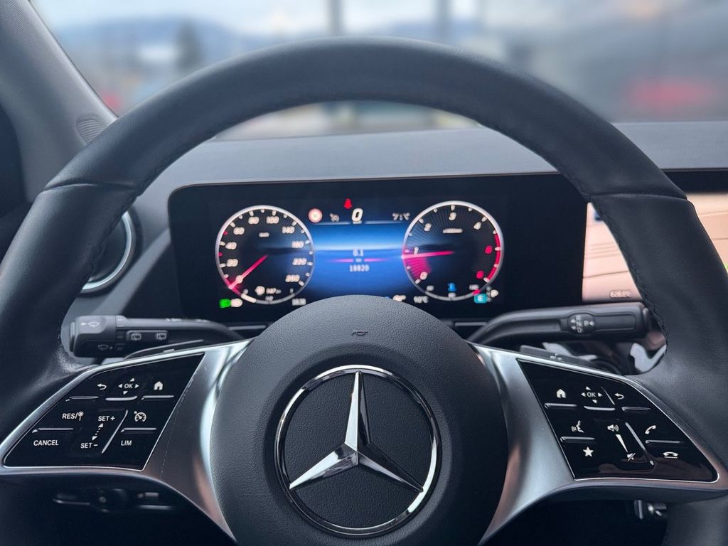 Mercedes-Benz B 200 2024