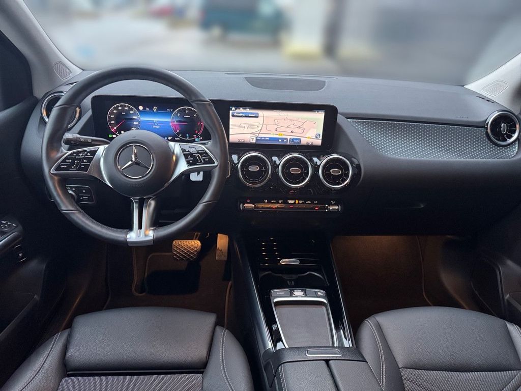 Mercedes-Benz B 200 2024