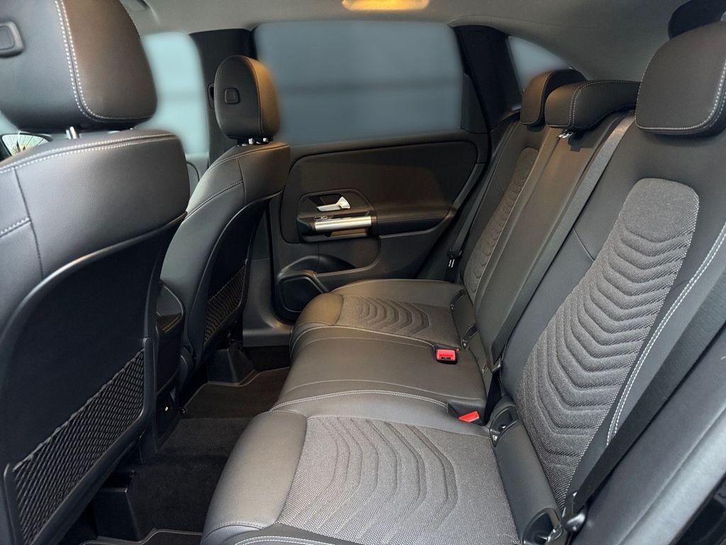 Mercedes-Benz B 200 2024