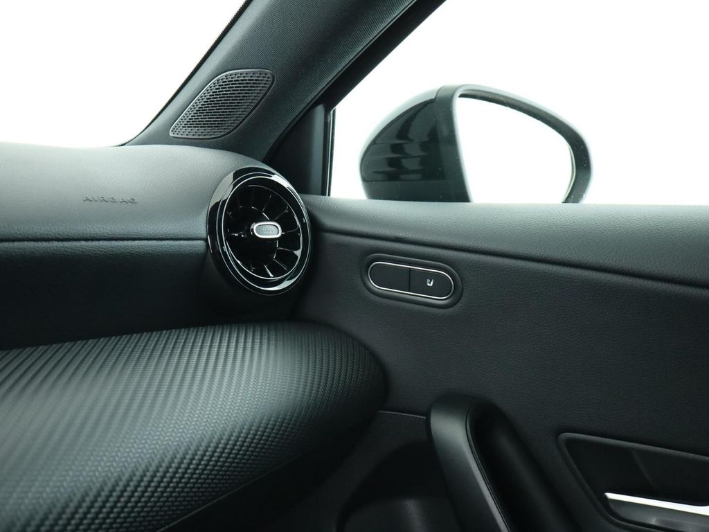 Mercedes-Benz A 180 2022