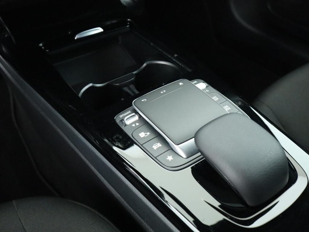 Mercedes-Benz A 180 2022
