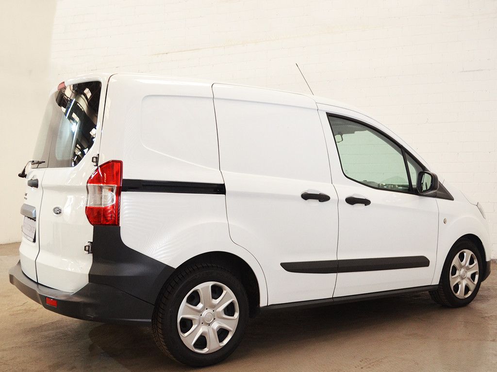 Ford Transit Courier 2020