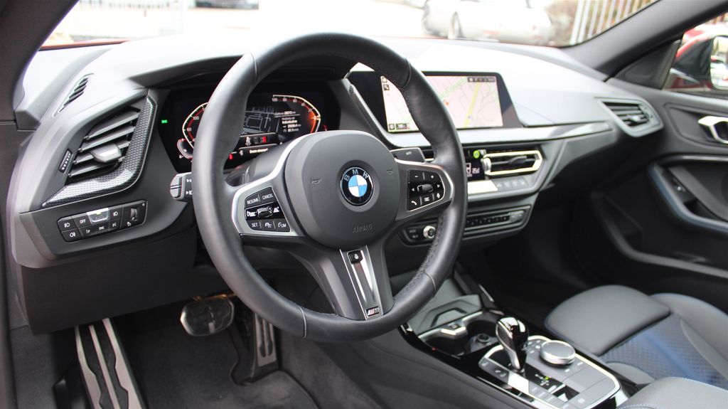 BMW 218 2024