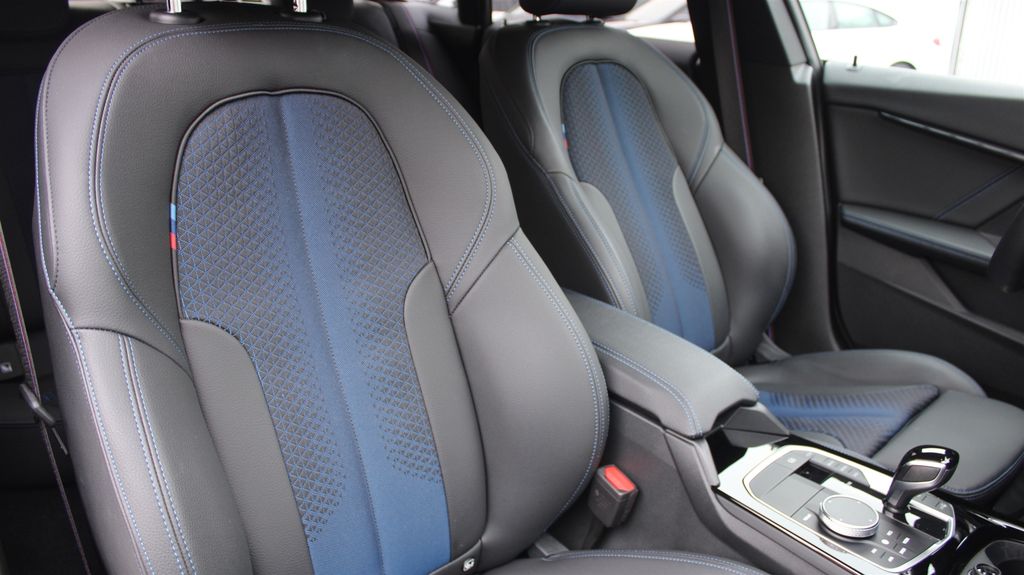 BMW 218 2024
