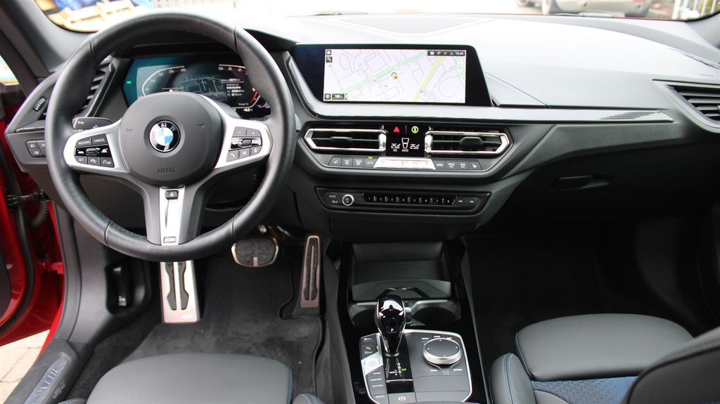 BMW 218 2024