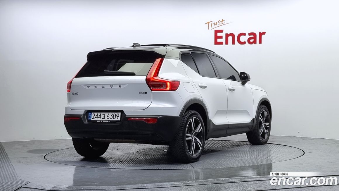 Volvo XC40 2021