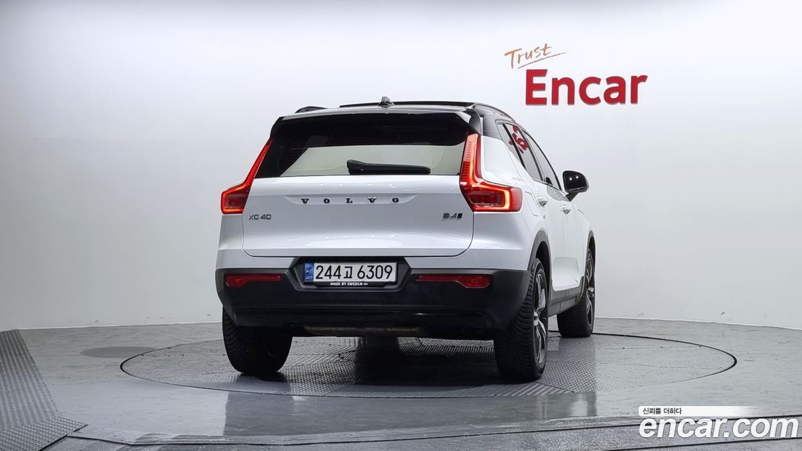 Volvo XC40 2021