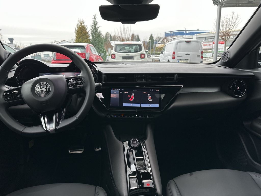 Alfa Romeo Junior 2025