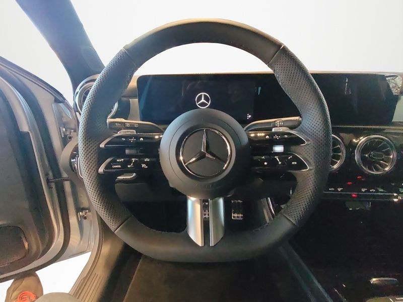 Mercedes-Benz A 200 2026