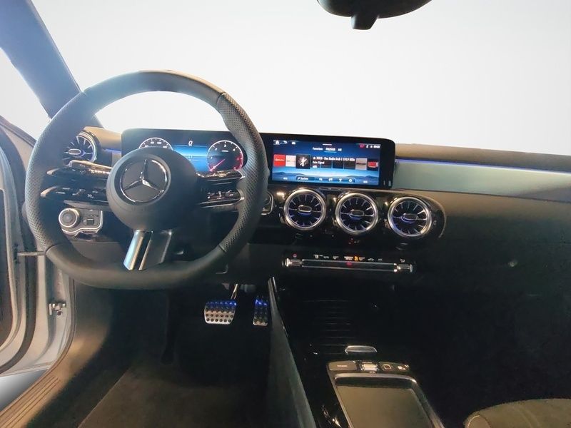 Mercedes-Benz A 200 2026