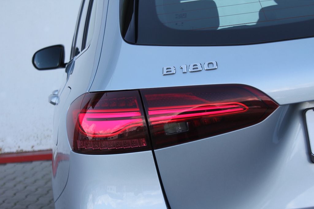 Mercedes-Benz B 180 2024