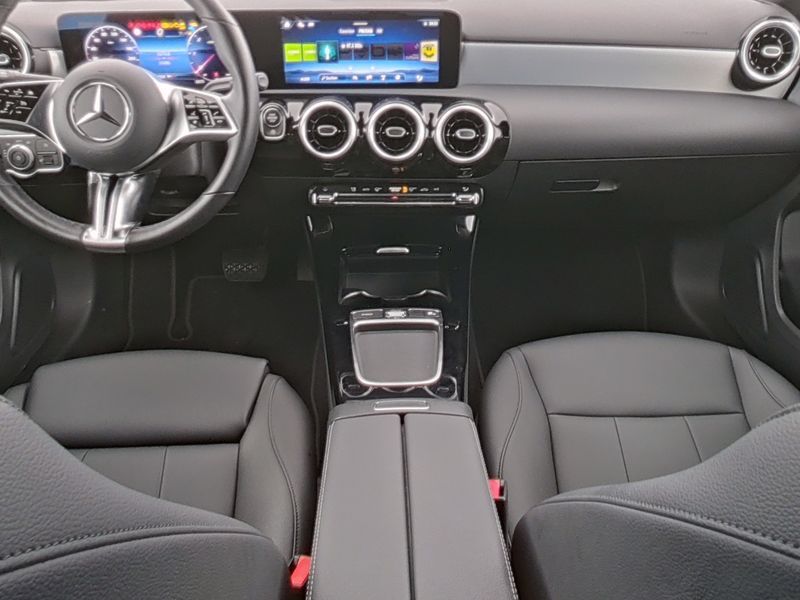 Mercedes-Benz A 200 2024