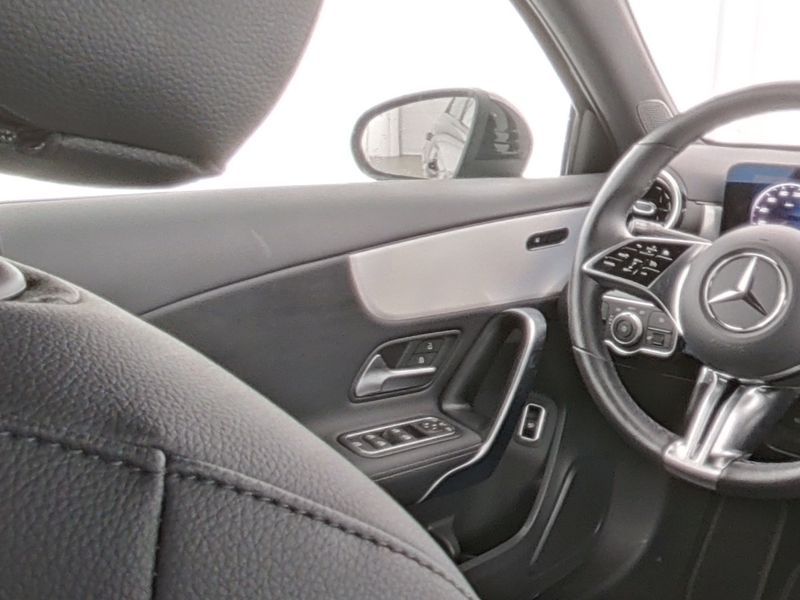 Mercedes-Benz A 200 2024