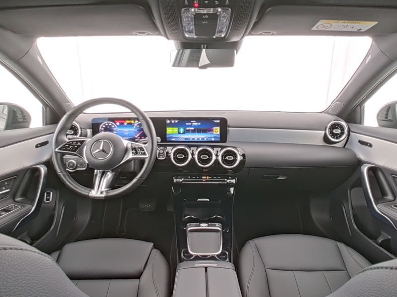 Mercedes-Benz A 200 2024