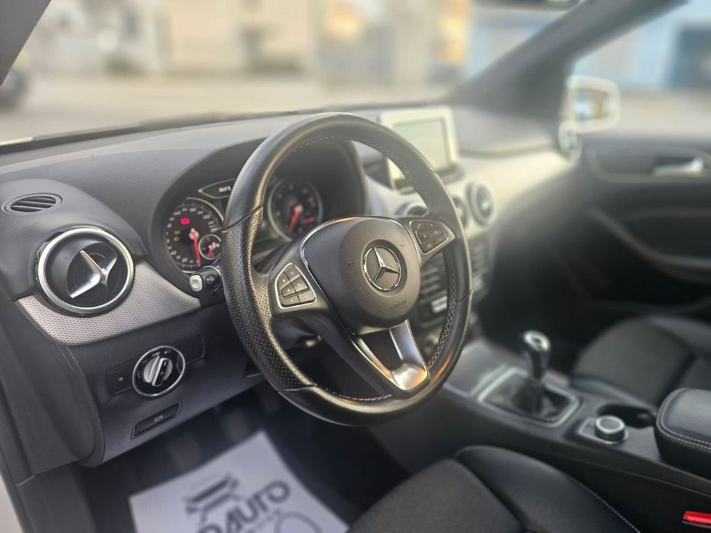 Mercedes-Benz B 180 2016