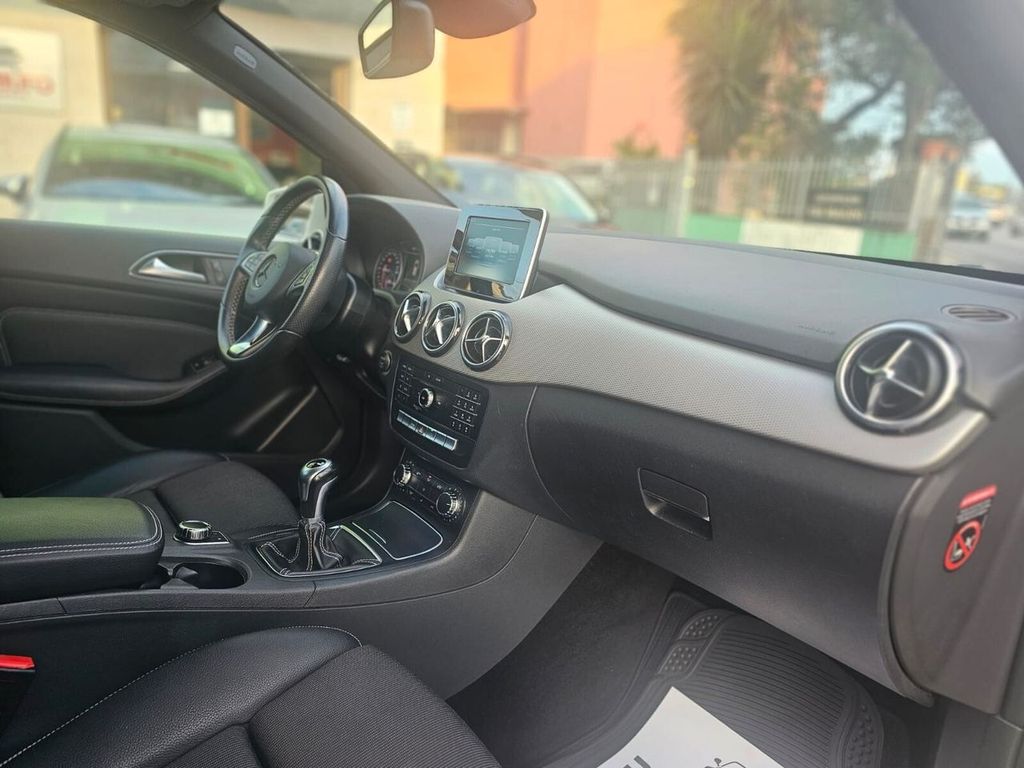 Mercedes-Benz B 180 2016