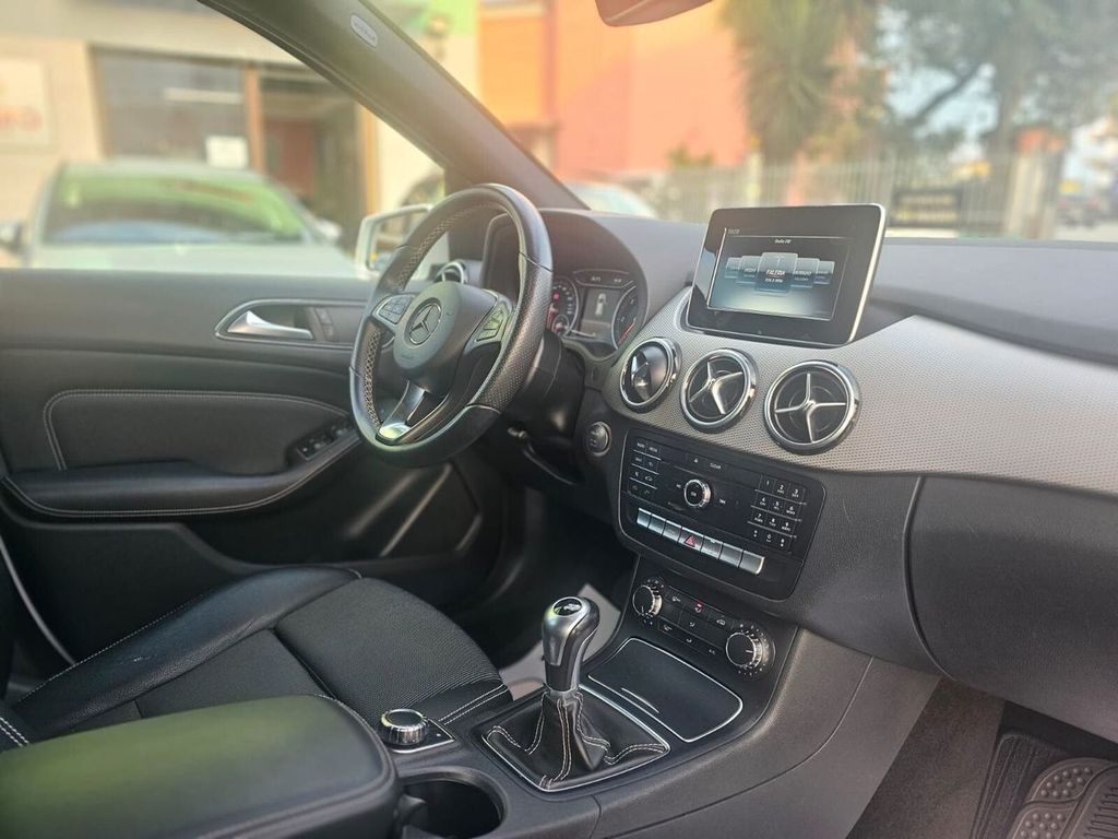 Mercedes-Benz B 180 2016