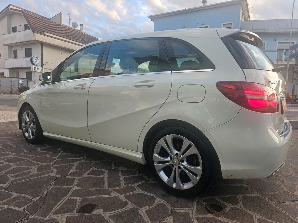 Mercedes-Benz B 180 2016