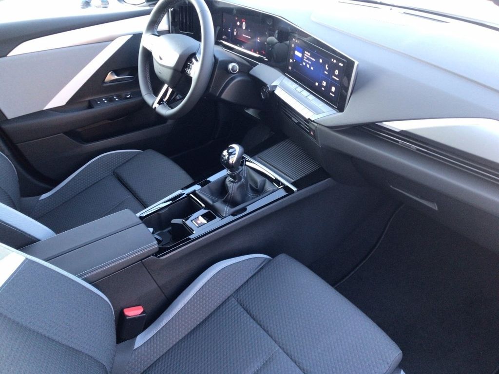 Opel Astra 2025
