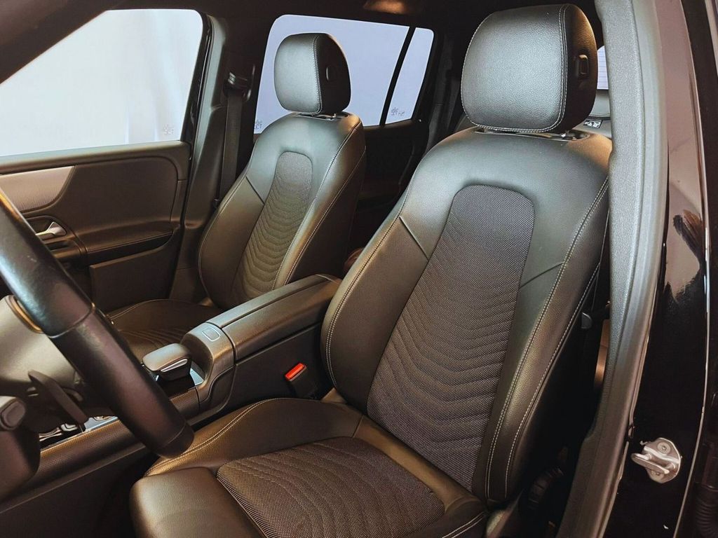 Mercedes-Benz GLB 180 2021