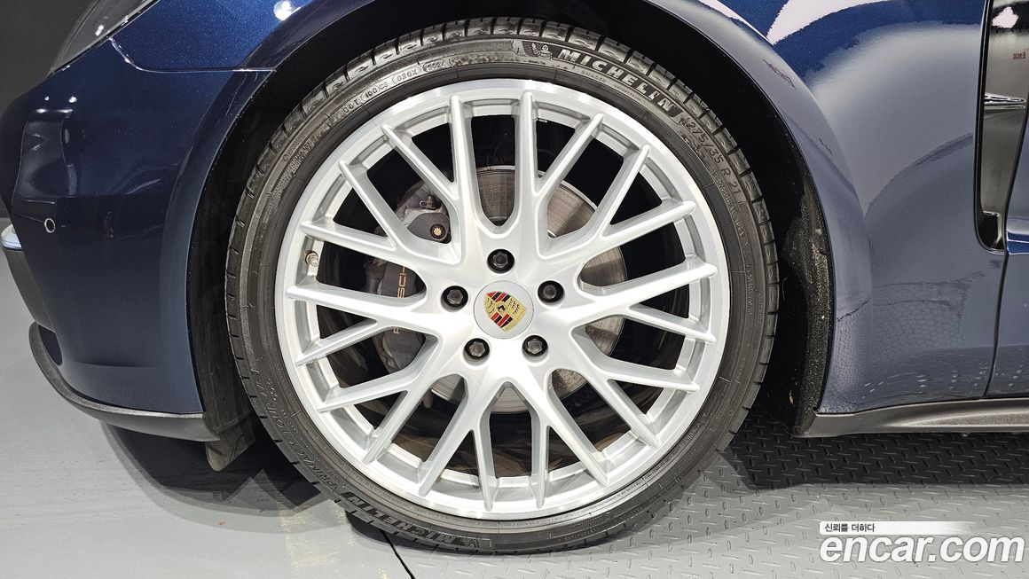 Porsche Panamera 2020