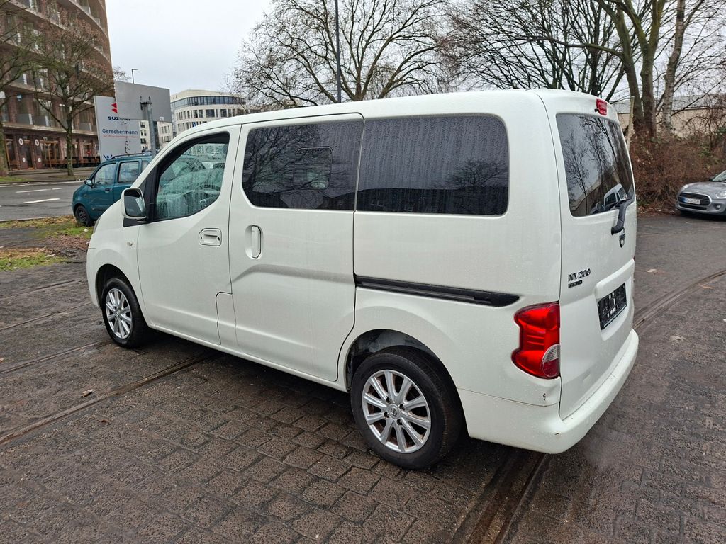Nissan NV200 2015