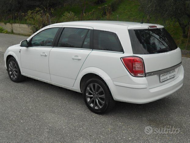 Opel Astra 2010