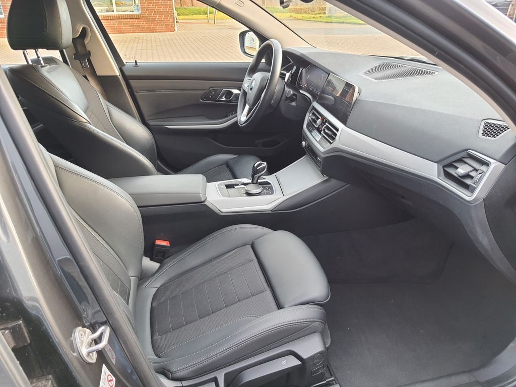 BMW 318 2021