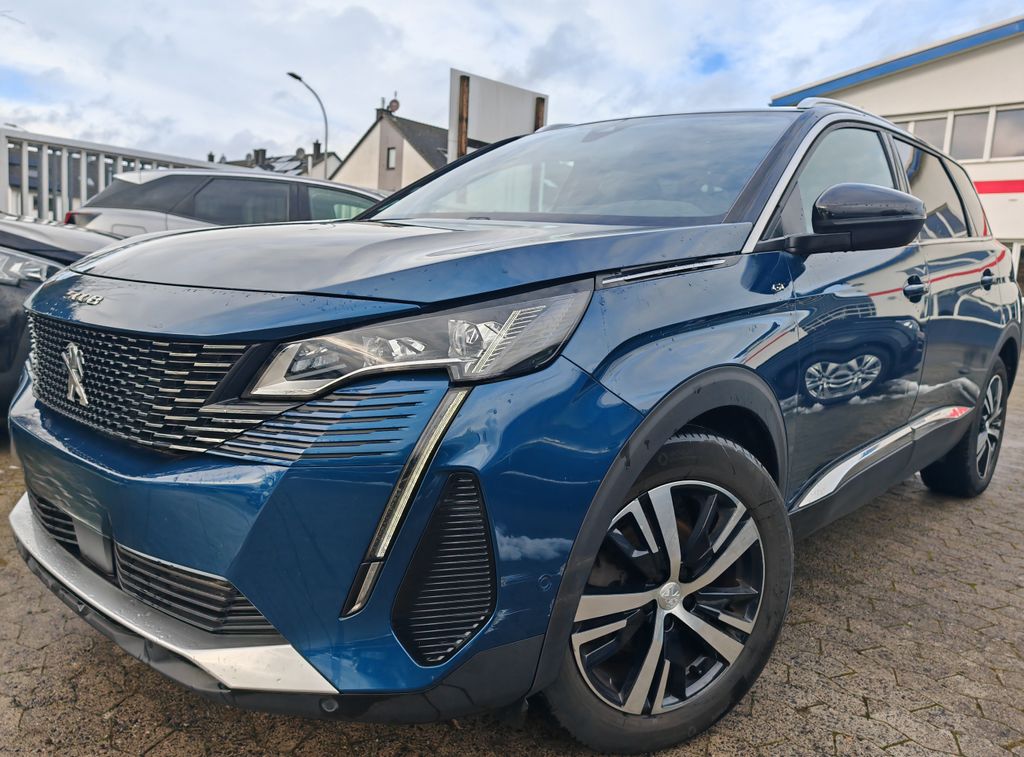 Peugeot 5008 2021