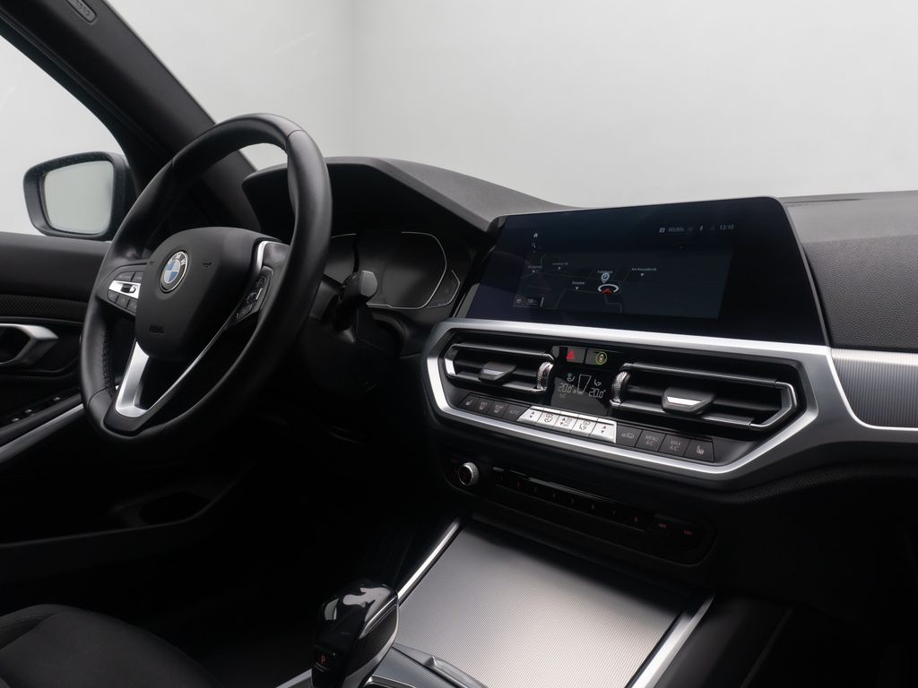 BMW 318 2020