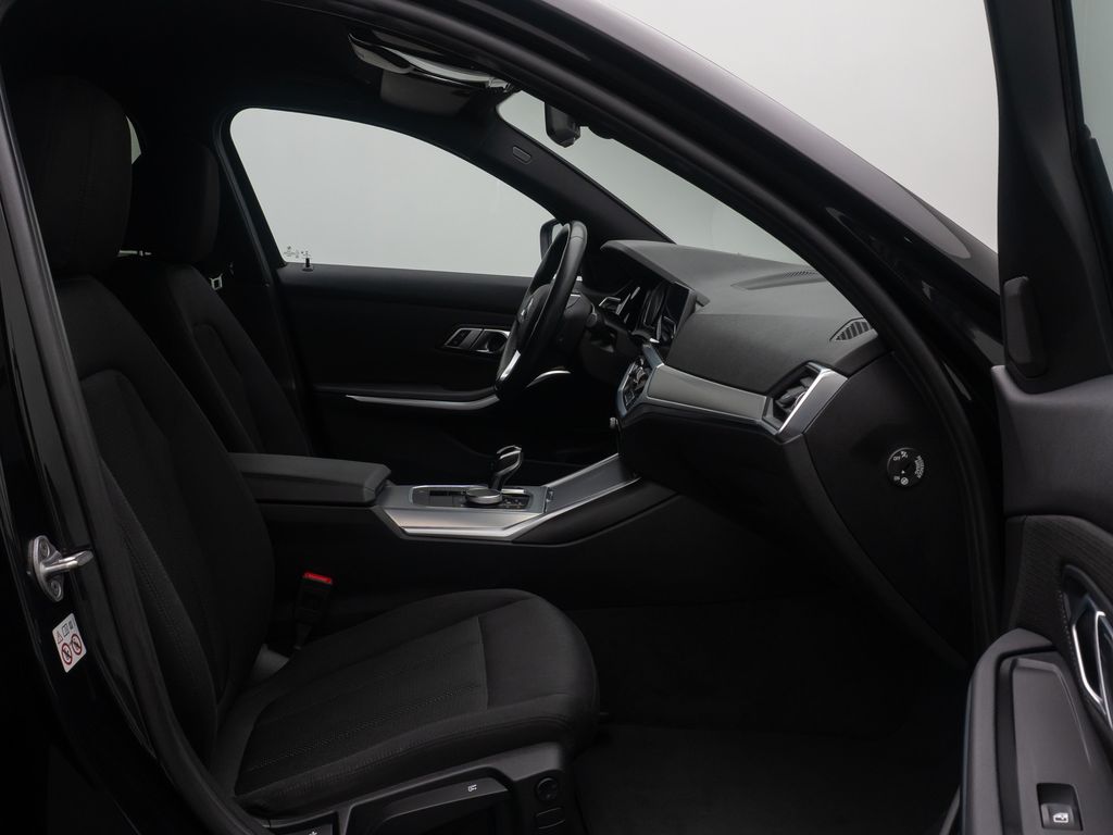 BMW 318 2020